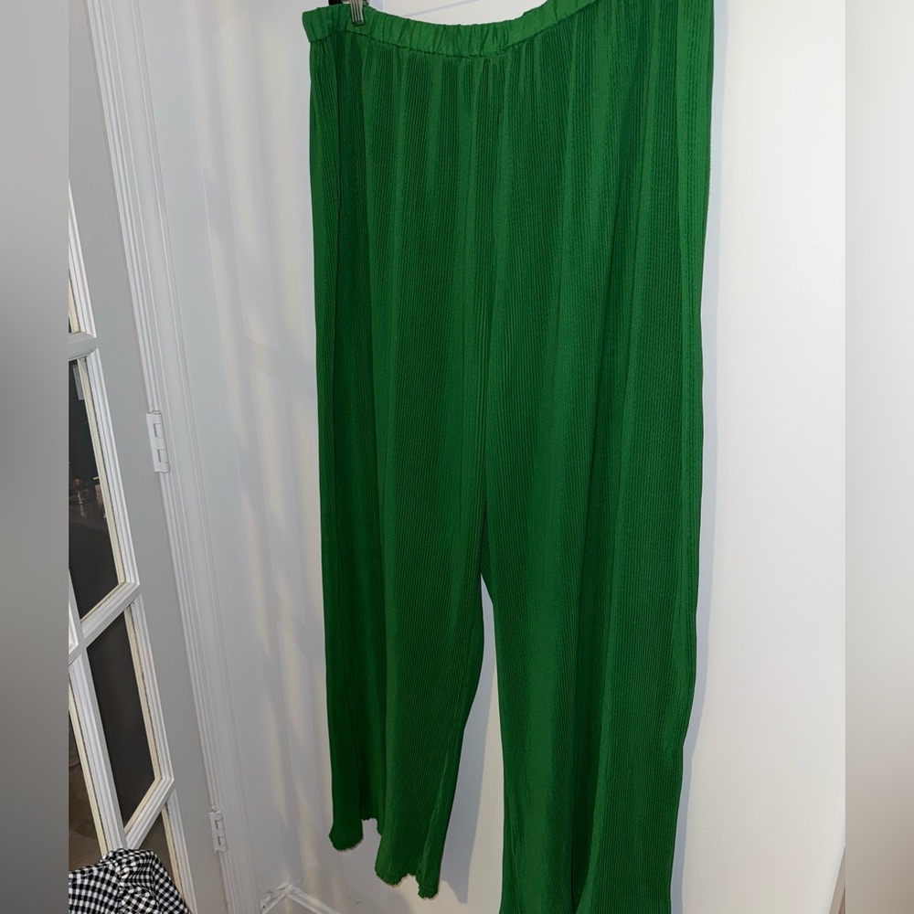 PrettyLittleThing Bright Green Plissé Wide-Leg Pants | Size 20 💚 - Picture 8 of 15